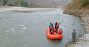 सुनकोशीमा मोटरबोट पल्टिँदा ३ जनाको मृत्यु, पौडिएर बाँचे चालक