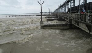 सप्तकोशी ब्यारेजका ३१ ढोका खोलिए, उच्च खतराको संकेत