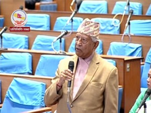 प्रधानमन्त्रीलाई सांसद केसीको प्रश्न: एक्लै हिँड्ने लहड हो कि एक्लै पर्नुभएको ?