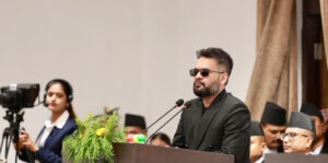 प्रधानमन्त्री बालेनले कालो चस्मा लगाउनैपर्ने स्वास्थ्य समस्या रहेको रिपोर्ट संसद् सचिवालयमा