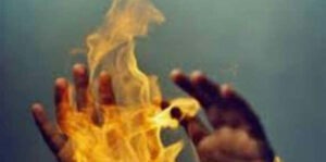धनगढीमा आत्मादाह प्रयास गरेकी युवतीको काठमाडौं लैजाँदै गर्दा मृत्यु