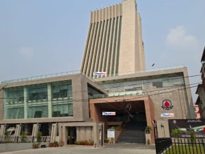 आयल निगमको कार्यकारी निर्देशकमा ६ जनाको टक्कर, अख्तियारबाट डामिएका देव नियुक्ति हुने संभावना