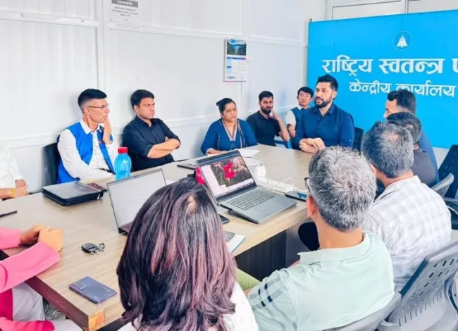 बाढी प्रभावित क्षेत्रमा प्रभावकारी काम गर्न रवि लामिछानेको निर्देशन