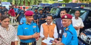 मधेश सरकारद्वारा नेपाल प्रहरीलाई १२ वटा पिकअप जिप हस्तान्तरण 