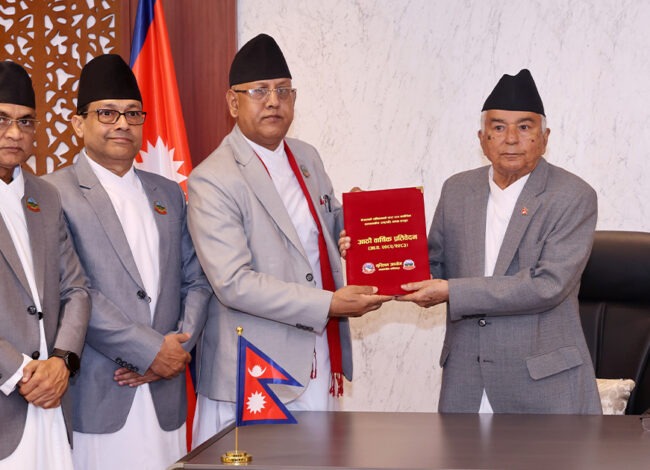 राष्ट्रपतिसमक्ष मुस्लिम आयोगको प्रतिवेदन प्रस्तुत