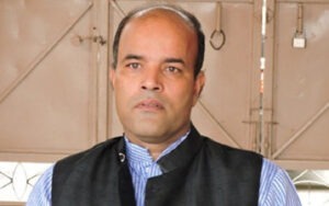 डा. अमरेश सिंहको प्रश्न : सेना, प्रहरी र कर्मचारीको हुर्मत लिनु नै सुशासनको रोडम्याप हो ?