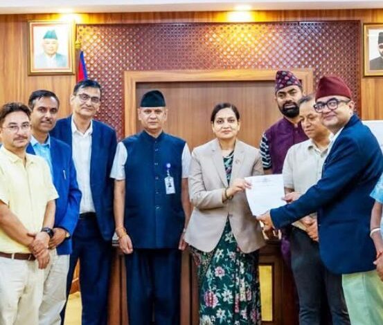 विपद्को घडीमा स्वास्थ्य मन्त्रालयको ‘एक्सन’ : प्रभावित क्षेत्रमा औषधि, स्वास्थ्य सामग्री र जनशक्ति परिचालन तीव्र
