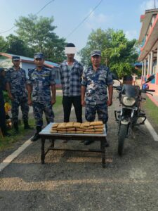 ९ किलो ५ सय ग्राम चरेशसहित भारतीय नागरिक पक्राउ