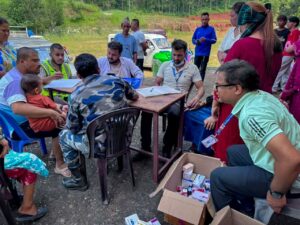 विपदमा अग्रपंक्तिमा खटिने स्वास्थ्यकर्मी तथा कर्मचारीहरूलाई स्वास्थ्य मन्त्री मेहताले दिइन् धन्यवाद