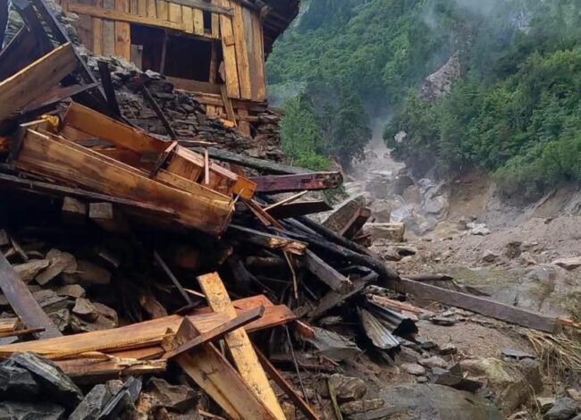 चुमनुब्रीस्थित थेराङखोलाको बाढीले ४ घर र पुलमा क्षति, बूढीगण्डकीको तटीय क्षेत्रमा सचेत रहन आग्रह