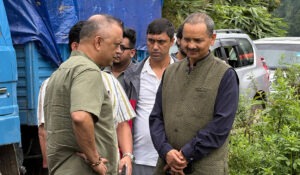 विज्ञ टोलीसहित बाढी प्रभावित क्षेत्र रसुवा पुगे गगन थापा