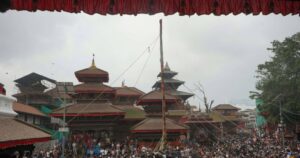 बसन्तपुरमा लिङ्गो ठड्याएर सुरु भयो इन्द्रजात्रा
