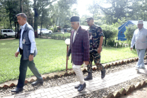 स्थलगत अवलोकनका लागि बाढी प्रभावित क्षेत्र पुगे राष्ट्रपति