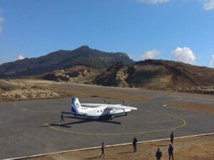 जुफाल विमानस्थलको धावनमार्गमै जहाज रोकिएपछि उडान प्रभावित