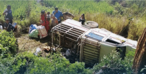 उदयपुरमा ब्रेक फेल भएको जिप सडकबाट खस्दा १५ जना घाइते
