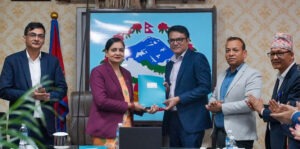 मन्त्री मेहताद्वारा ६ स्वास्थ्य विज्ञान प्रतिष्ठानका उपकुलपतिसँग कार्यसम्पादन सम्झौता