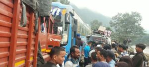 कुरिनटारमा ट्रक, बस र माइक्रो आपसमा ठोक्किए, ११ जना घाइते, थप विवरण आउन बाकि 